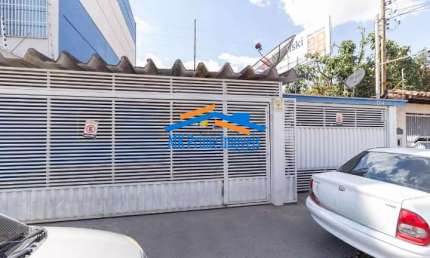 Excelente casa térrea com 3 suítes e 4 vagas de garagem.