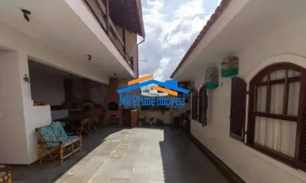 Casa Térrea com 220m² com 3 Dormitórios sendo 1 Suíte na City Bussocaba.