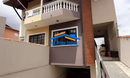 Casa à venda com 200m², 3 Quartos e 6 Vagas - Humuarama - Osasco.