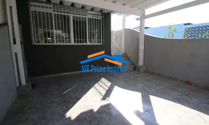 Casa térrea no jardim das flores com 3 quartos e 2 vagas de garagem.