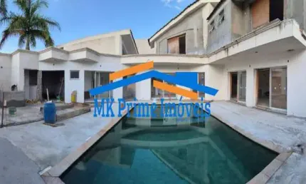 Casa à Venda 350m² com 4 Quartos e 6 banheiros Alphaville, Barueri - SP