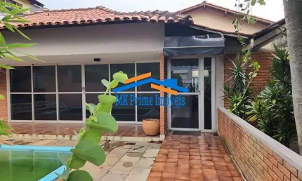 Casa de condomínio com 3 quartos e 5 banheiros à venda, 320 m²