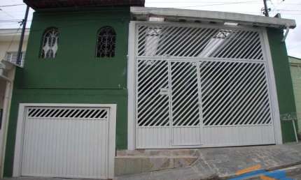 Casa com 2 Dormitórios, Quintal e 2 Vagas de Garagem - Bela Vista - Osasco.