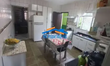 Sobrado com 3 Dormitórios, Suíte e Salão de Festas – Aceita Permuta.