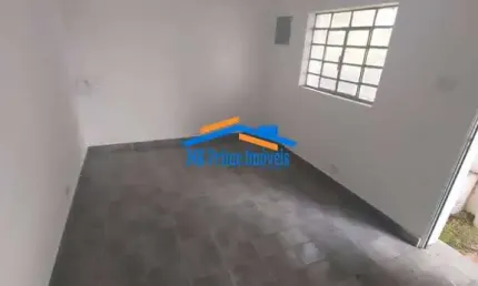 Casa com 2 Dormitórios, Suíte e 2 Vagas Cobertas – Jardim das Flores.