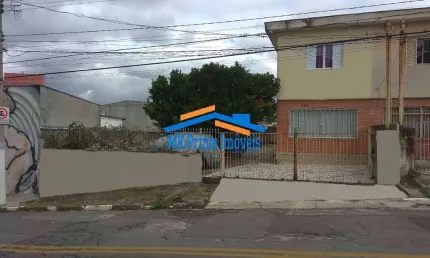 Casa assobradada 211m² com 3 dormitórios em Quitaúna!