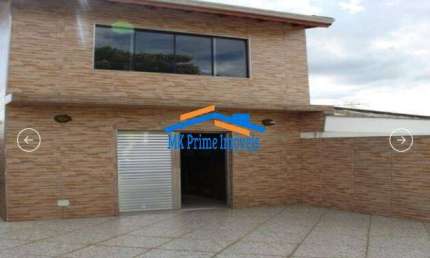 Sobrado 212m² com 3 dormitórios sendo 1 suíte na Vila dos Remédios.