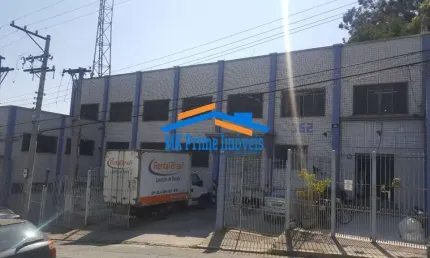 Galpão Comercial com 2.400 m² de área construída - Bairro do Limão.