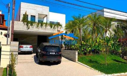 Linda Casa com 4 Suítes e 4 Vagas de garagem - Residencial 3 - Alphaville.