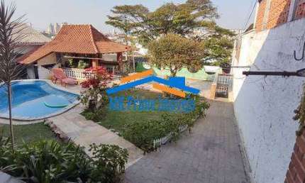 Casa Térrea com 350m² com 2 dormitórios na Vila Yolanda.
