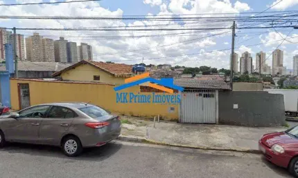 Casa Térrea de Esquina com 249.50m² e 2 Casas no Terreno