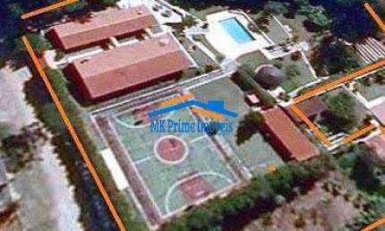 Casa em Condomínio com 5000m²  com 5 dormitórios sendo 1 suíte Master .