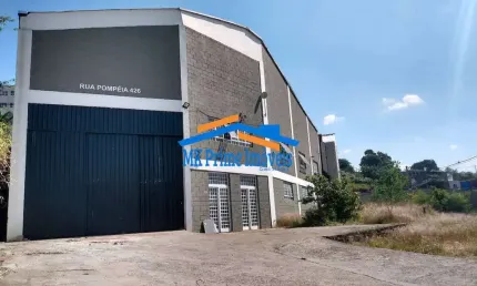 Lindo galpão com 1.450m² de terreno e 690m² de construção!