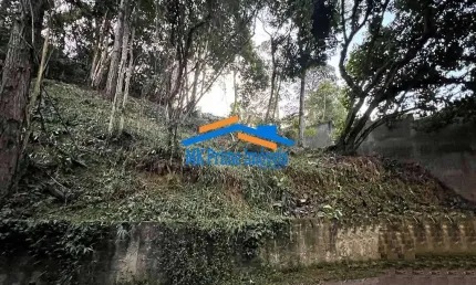 Chác. Sto Antonio - LOTE Rua Fechada -  alto e com vista!
