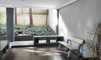 AP 2 dorm com depedência nos Altos da Santa Cecília