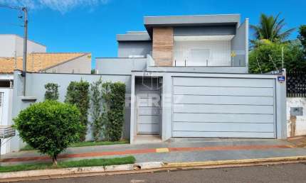 Casa com 5 quartos à venda na Rua Sacramento, São Francisco, Campo Grande