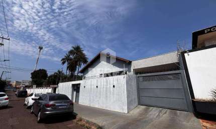 Casa com 4 quartos à venda na Rua Doutor Arlindo de Andrade, Amambaí, Campo Grande