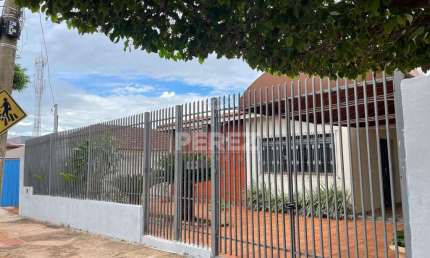 Casa Térrea no Bairro Centro - Terreno Amplo de 600m²