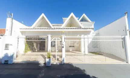 Casa com 3 quartos à venda na Rua Taioba, Cidade Jardim, Campo Grande