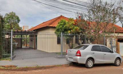 Casa com 2 quartos para alugar na Rua Júlio Dittmar, São Francisco, Campo Grande