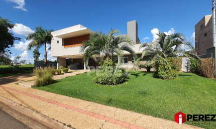 Sobrado de Alto Padrão no Condomínio Terras do Golfe