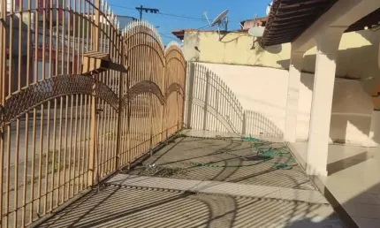 Casa para Venda em Governador Valadares, Esperança, 4 dormitórios, 1 suíte, 3 banheiros, 3 vagas