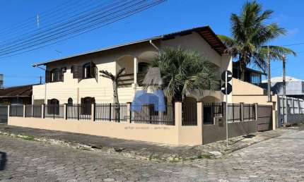Casa com 6 quartos para alugar na Rua Rio Branco, 984, Balneário Enseada, São Francisco do Sul