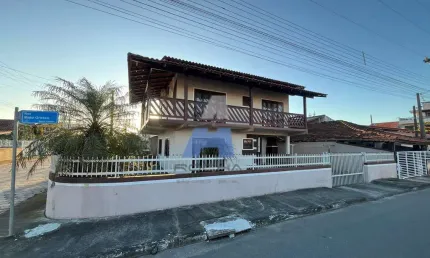 Casa para alugar no bairro da enseada - são francisco do sul/sc