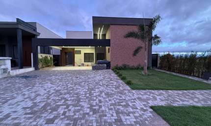 Casa térrea para Venda e Locação no Condomínio Alphaville Castelo com 4 suítes em Itu/SP