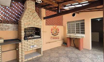 Casa à venda com 4 dormitórios, sendo 1 suíte e 2 banheiros no Jardim Paraíso em Votorantim/SP