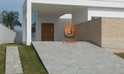 Casa Térrea à Venda com 3 suítes, sendo 1 suíte Master com closet no Residencial Evidence!