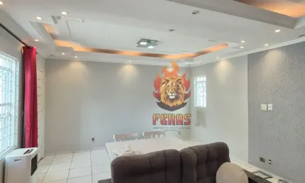 Casa à Venda no Prestes de Barros, Zona Leste de Sorocaba com 2 Dormitórios e Suíte!
