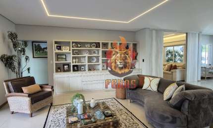 Casa à Venda de Condomínio Luxuosa em Parque Campolim, Sorocaba, Pronta para Morar!