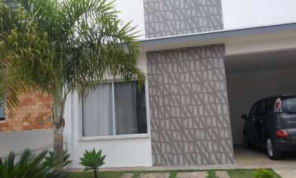 Casa de condomínio térrea para venda possui 116 metros quadrados com 3 Suítes