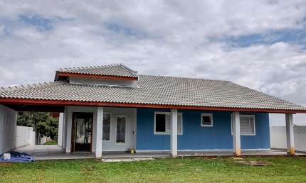 Linda Chácara em Condomínio Fechado, de 1.188m2, com  180m2 de área Construída, com Muito Verde no Vitassay em Boituva