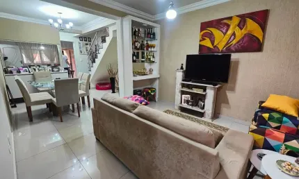 Lindo Sobrado com 03 Dormitórios  Sendo 01Suítes e 03 banheiros à Venda, 165 m²  no Bairro Assunção em São Bernardo do Campo - SP