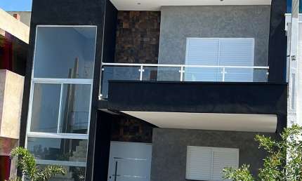 Lindo Sobrado de  170m² à venda no excelente  Condomínio   Fechado  Horto Florestal Villagio-  Sorocaba - SP.