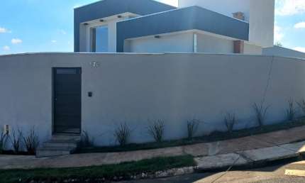Linda Casa Térrea com 110m2 no  Bairro Campos Verde em  Boituva - SP.