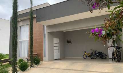Linda  Casa Térrea de  180m² à venda no excelente  Condomínio   Fechado  Villa do Bosque -  Sorocaba - SP.