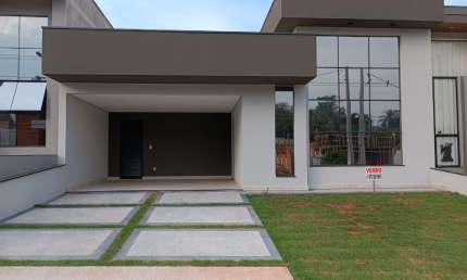 Linda Casa Térrea de 215m² de área construída e Terreno de 332m2, á venda no Condomínio  Fechado Piemonte em Indaiatuba- SP.