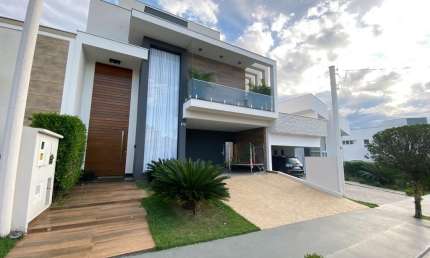 Lindo Sobrado de 175m² de área Construída, e Terreno de 250m2, à venda no excelente Condomínio Fechado Ibiti Royal Park - Sorocaba - SP.