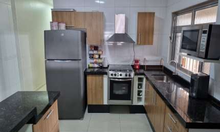 Linda Casa  Assobradada  com 03 Dormitórios e 03 banheiros à Venda, 141m²  na  Vila Luzita  em Santo André - SP