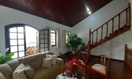Lindo Sobrado com 03 Dormitórios  Sendo 02 Suíte e  04 banheiros à Venda, 169 m²  no Bairro  Alves Dias  em São Bernardo do Campo - SP