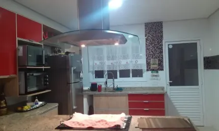Linda Casa Térrea  com 02 Dormitórios  Sendo 01 Suítes e  05 banheiros à Venda, 140 m²  no  Residencial Vitória  em  Boituva - SP