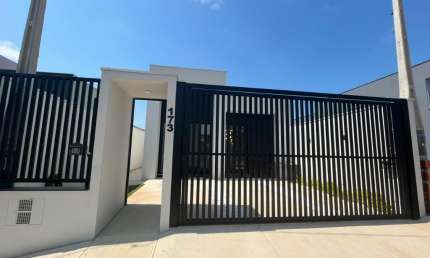 Linda Casa Térrea com 03 Dormitórios, Sendo 01 Suíte e 02 banheiros à Venda, 114 m² no Residencial Campo Verde em Boituva - SP