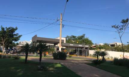 Linda Casa Térrea em Condomínio Fechado Reserva dos Ypês  com 136m2  de Área Construída em  Tatuí - SP