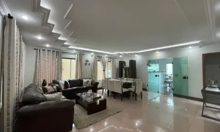 Lindo Sobrado com 04 Dormitórios  Sendo 04 Suítes e 06 banheiros à Venda, 338m² de área Construída, com Terreno de 300m2   no Bairro Parque dos Pássaros em São Bernardo do Campo - SP