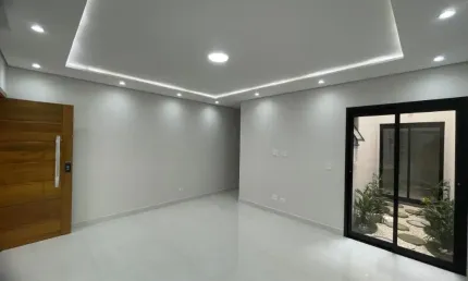 Lindo Sobrado com 04 Dormitórios  Sendo 03 Suítes e  04 banheiros à Venda, 175 m²  no Bairro  Hoollywood em São Bernardo do Campo - SP