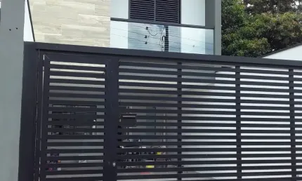 Lindo Sobrado com 03 Dormitórios sendo 03 Suítes  à Venda,  170m² no Bairro  Assunção  em São Bernardo do Campo - SP
