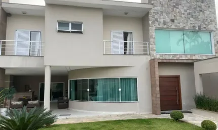 Lindo Sobrado com 04 Dormitórios  Sendo 04 Suítes e 07 banheiros à Venda, 450m² de área Construída, com Terreno de 600m2   no Bairro Parque dos Pássaros em São Bernardo do Campo - SP